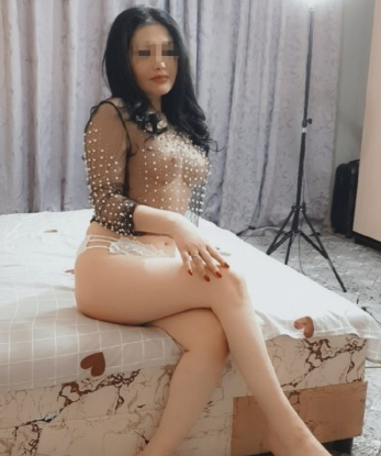 Опыт и страсть - мое второе имя! 😈 Встречи со мной - это настоящее наслаждение, полное релаксации и истинного удовольствия. 💋 Я знаю, как доставить тебе незабываемые моменты, являясь мастером в искусстве удовлетворения мужчины. Мои услуги полны разнообразия, от классики до экзотики. 🌟 У меня всегда есть время для тебя, ведь я живу в Москве, столице соблазна и страсти. 🌇 Чтобы узнать все подробности, посмотри мои фото и прочитай отзывы – они говорят сами за себя. Сделай шаг к самым пикантным эмоциям, и я подарю тебе незабываемые мгновения! 💫🔥 Вера
